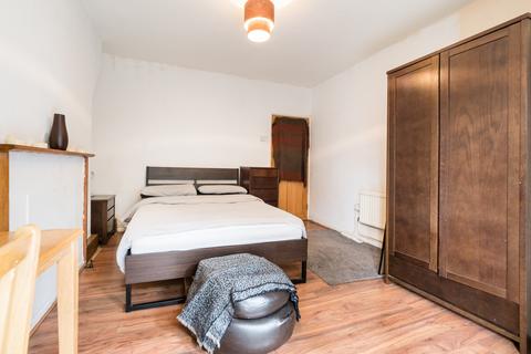 2 bedroom apartment for sale, Limehouse Causeway, London E14