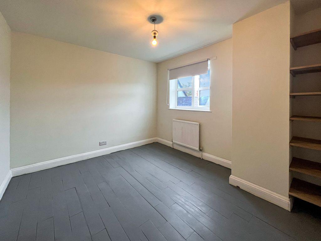 Bedroom 2 (Double)