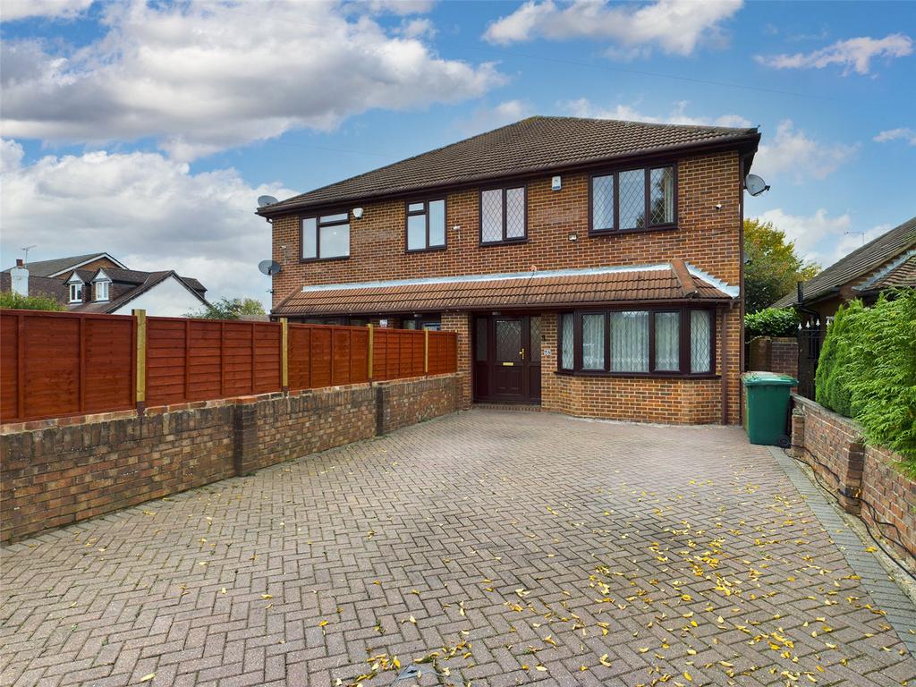 Junction Road, Ashford, Middlesex, TW15 4 bed semidetached house £