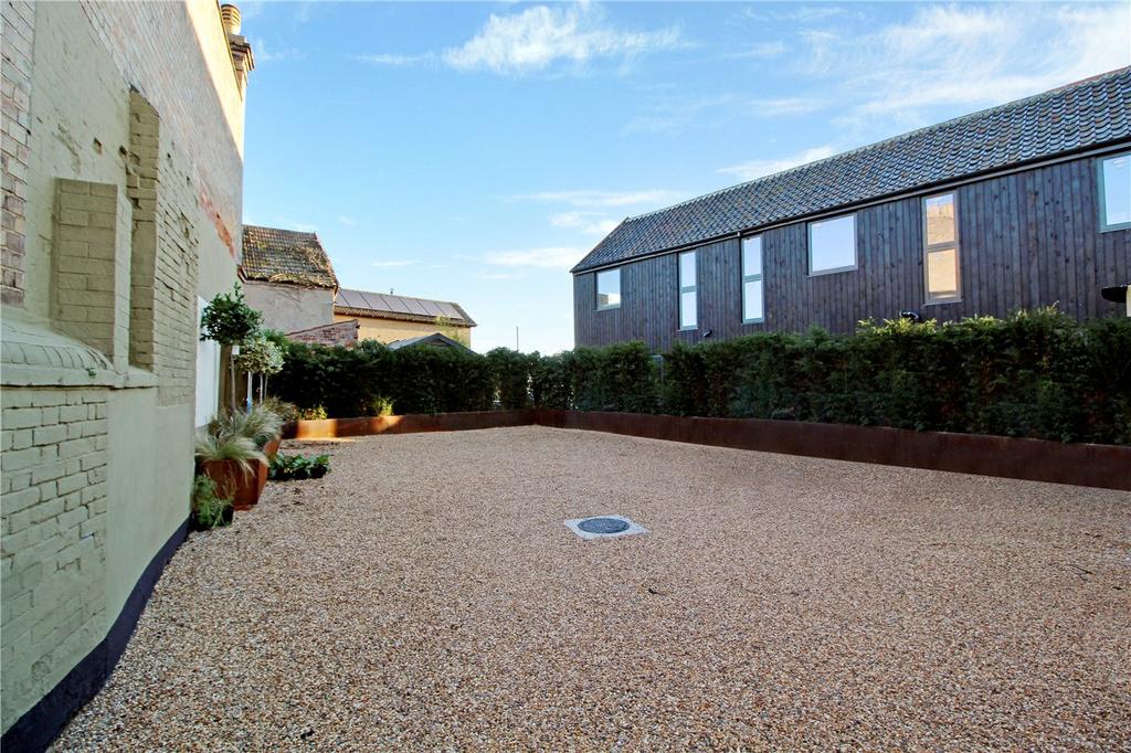 Garden/Parking