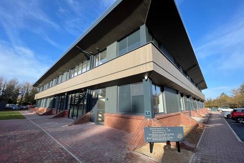 1 bedroom ground floor maisonette to rent, Springfield House, Ashwood Way RG23