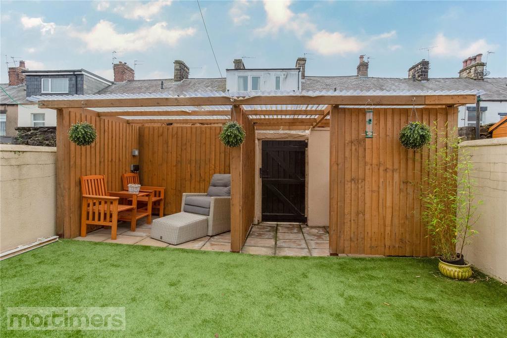 Wilson Street, Clitheroe, BB7 3 bed terraced house £150,000