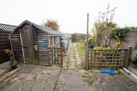 77 Castle Road, Benfleet, SS7 2AU