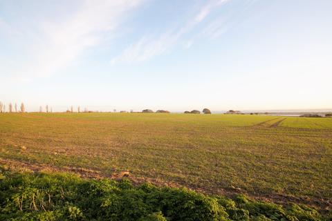 77 Castle Road, Benfleet, SS7 2AU