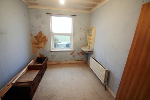77 Castle Road, Benfleet, SS7 2AU