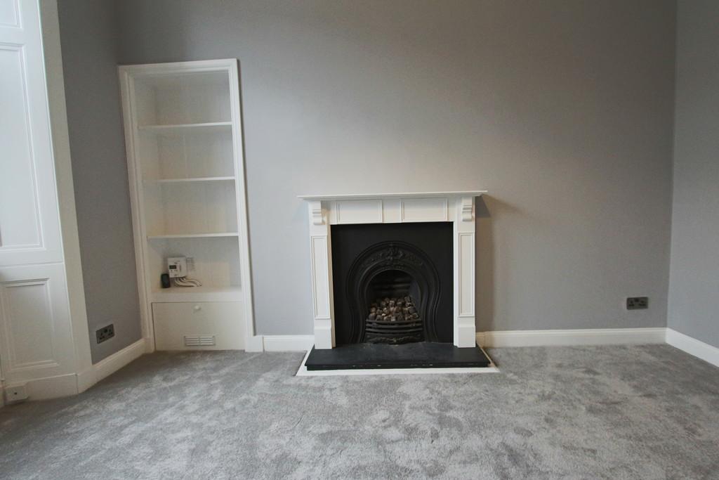 95b Appin Crescent, Dunfermline, KY12... 2 bed ground floor flat £600
