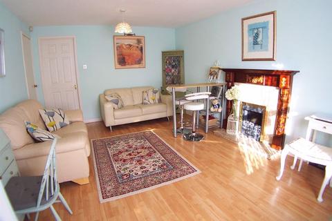 6 Eltham Close, Leeds, LS6 2TY