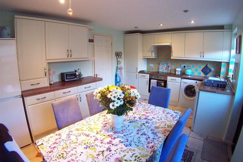 6 Eltham Close, Leeds, LS6 2TY