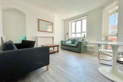 3 bedroom apartment to rent, Mayville Estate, N16