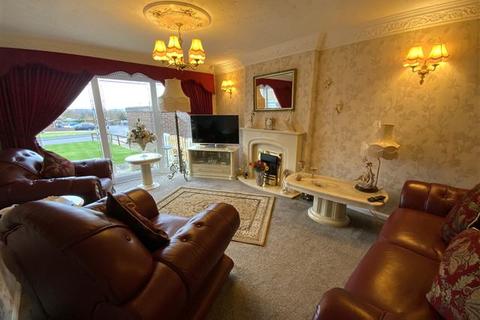 2 bedroom bungalow for sale - Dunedin Grove, Halfway, Sheffield, S20 4UD