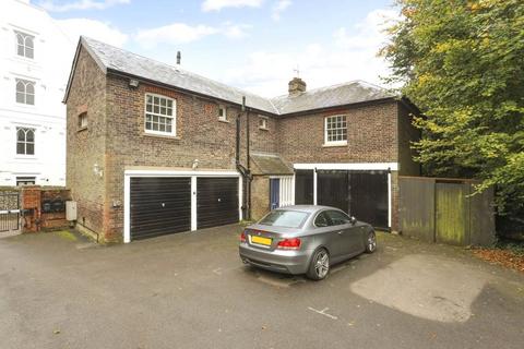 2 bedroom detached house to rent, Abbey Mill Lane, St. Albans, Hertfordshire, AL3