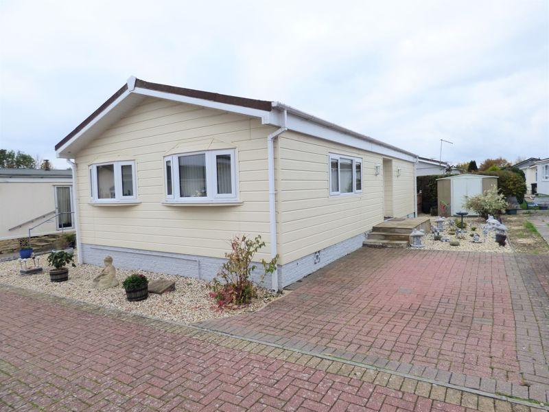 Woodlands Park, Quedgeley, Gloucester, GL2 4PT 2 bed property for sale