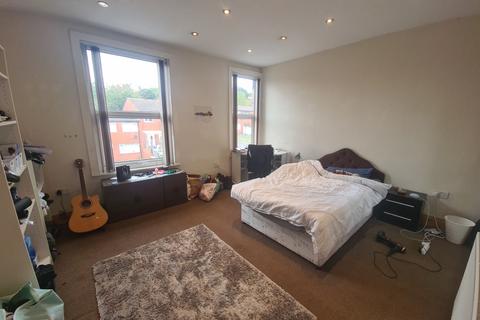 6 bedroom house to rent, Woodsley Road, Leeds