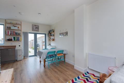 3 bedroom end of terrace house for sale - Graven Hill Road, Bicester
