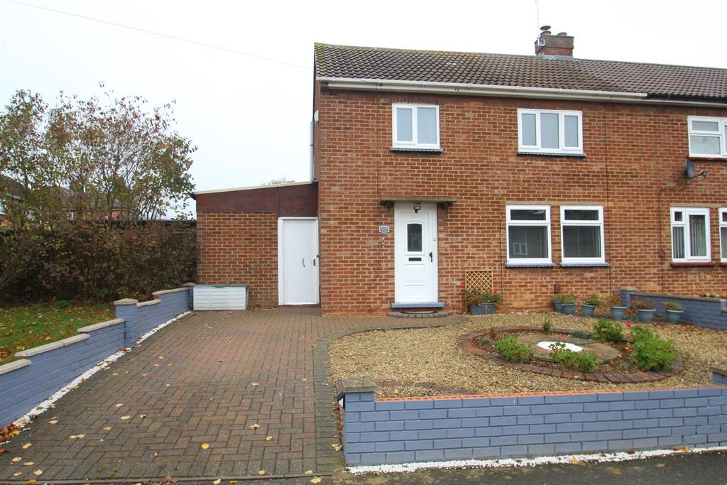 St. Johns Road, Bletchley, Milton Keynes 3 bed semidetached house £