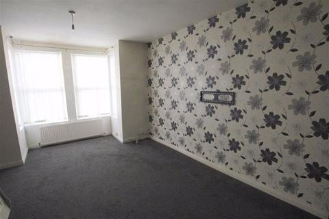 3 bedroom flat for sale - Gilpin View, Armley, Leeds, West Yorkshire, LS12