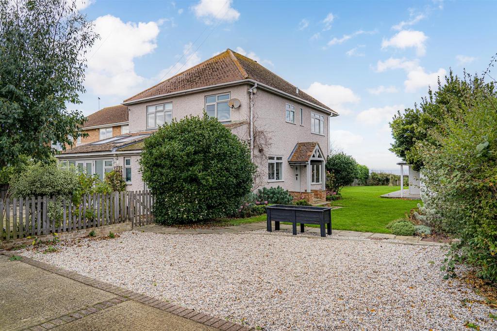 The Lees, Herne Bay 4 bed house £2,995 pcm (£691 pw)