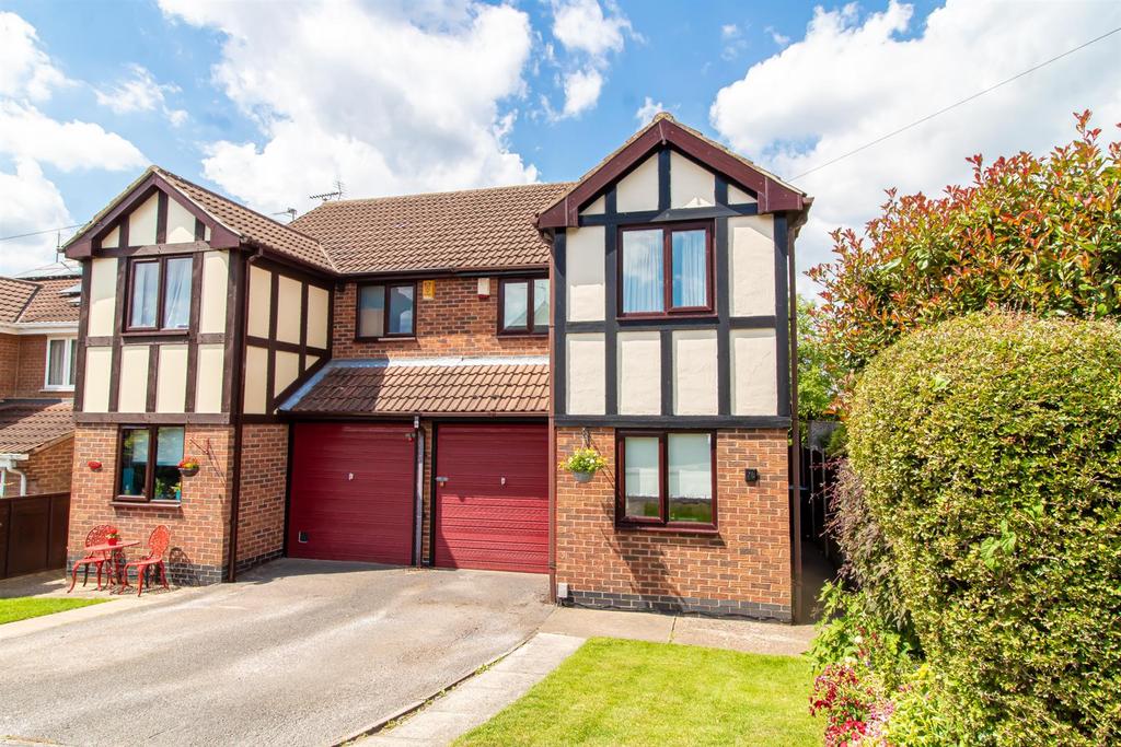 Baker Avenue, Arnold 3 bed semidetached house £225,000