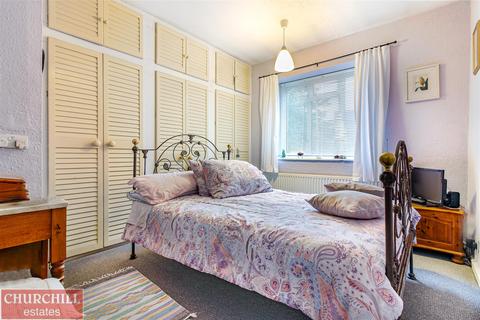 33 The Roses, Woodford Green, IG8 9BN