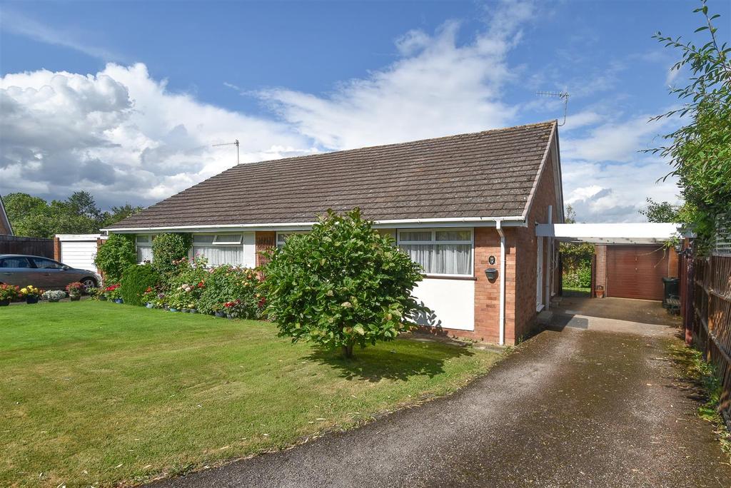 Ryall Meadow, Upton upon Severn, Worcester 2 bed semidetached bungalow