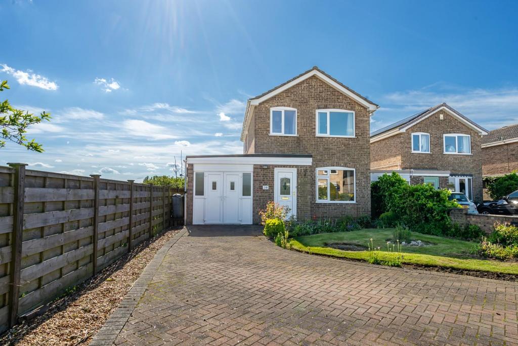 Sycamore Close, Skelton, York, YO30 1YU 3 bed detached house to rent