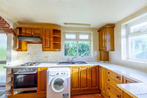 86 Pedmore Valley, Nottingham, NG5 5NX
