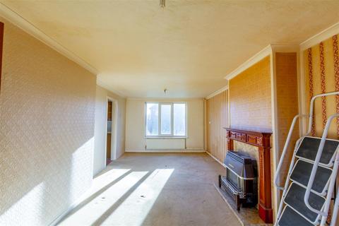 86 Pedmore Valley, Nottingham, NG5 5NX