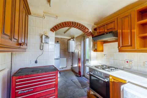 86 Pedmore Valley, Nottingham, NG5 5NX