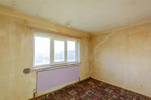 86 Pedmore Valley, Nottingham, NG5 5NX