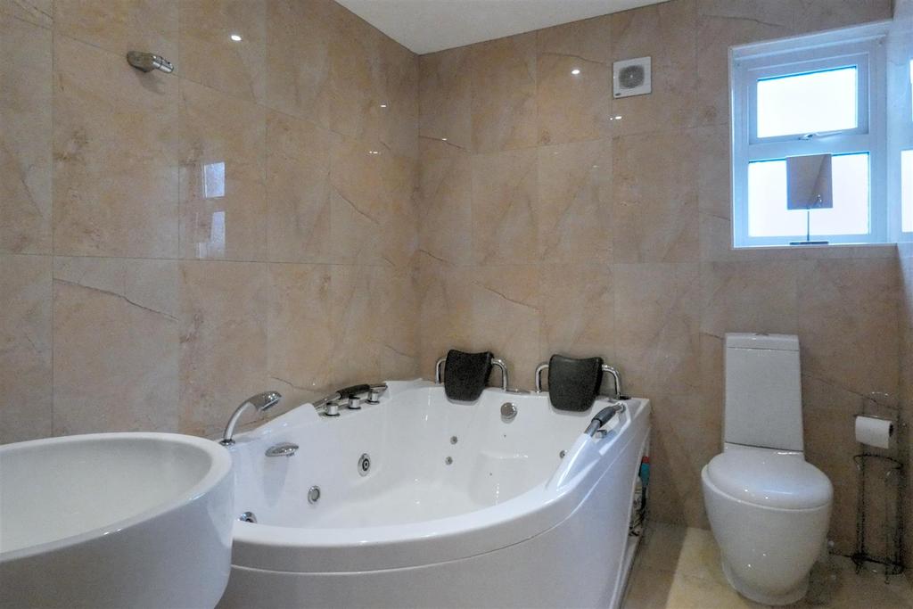 Bathroom/w.c.