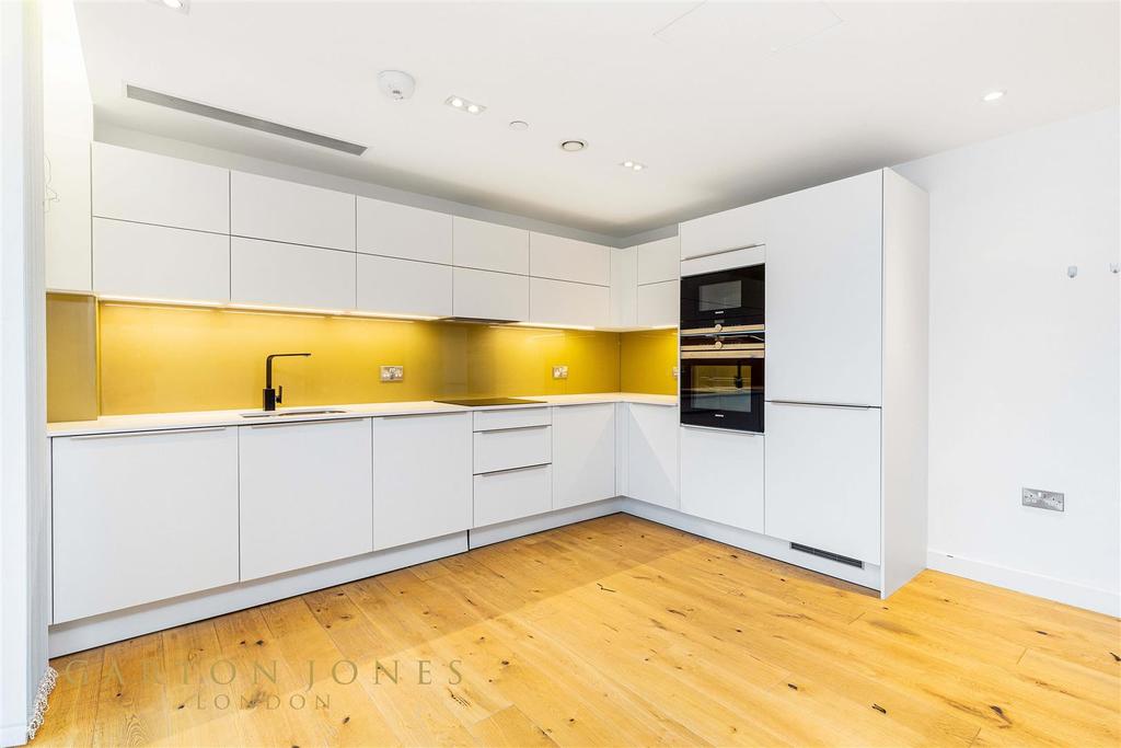 Kitchen (1).jpg