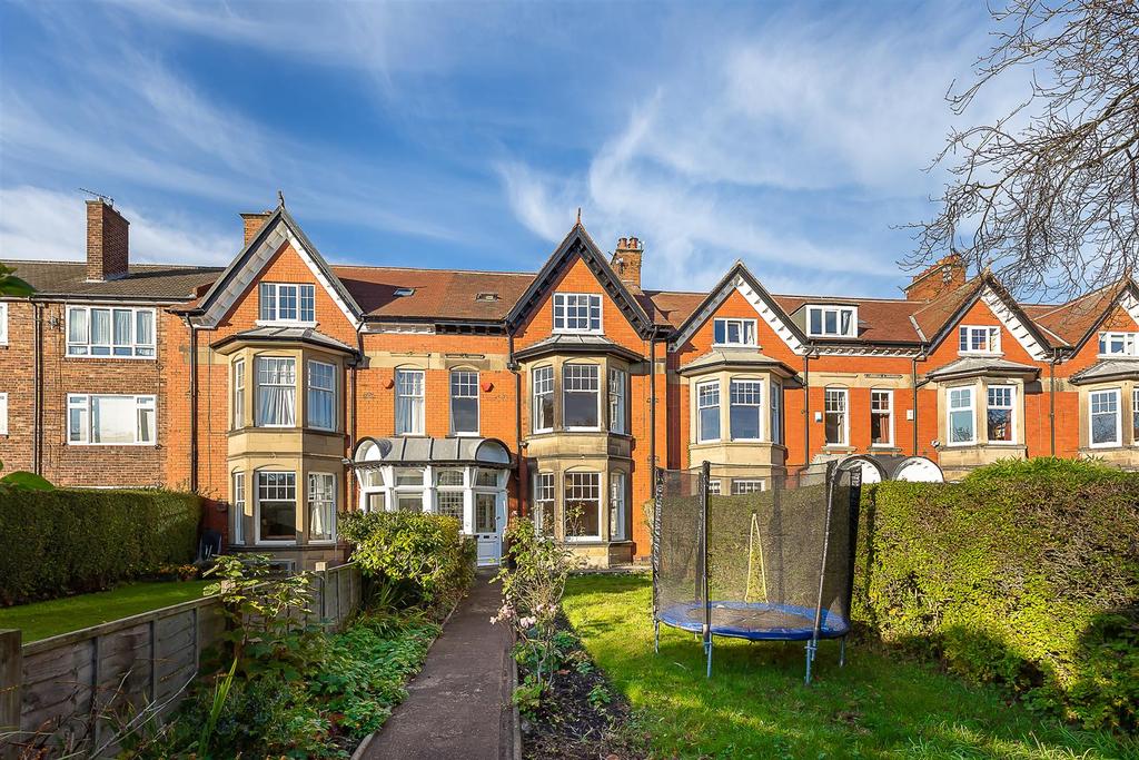 The Drive, Gosforth, Newcastle Upon Tyne 6 bed terraced house £635,000