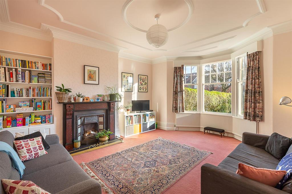 The Drive, Gosforth, Newcastle Upon Tyne 6 bed terraced house £635,000