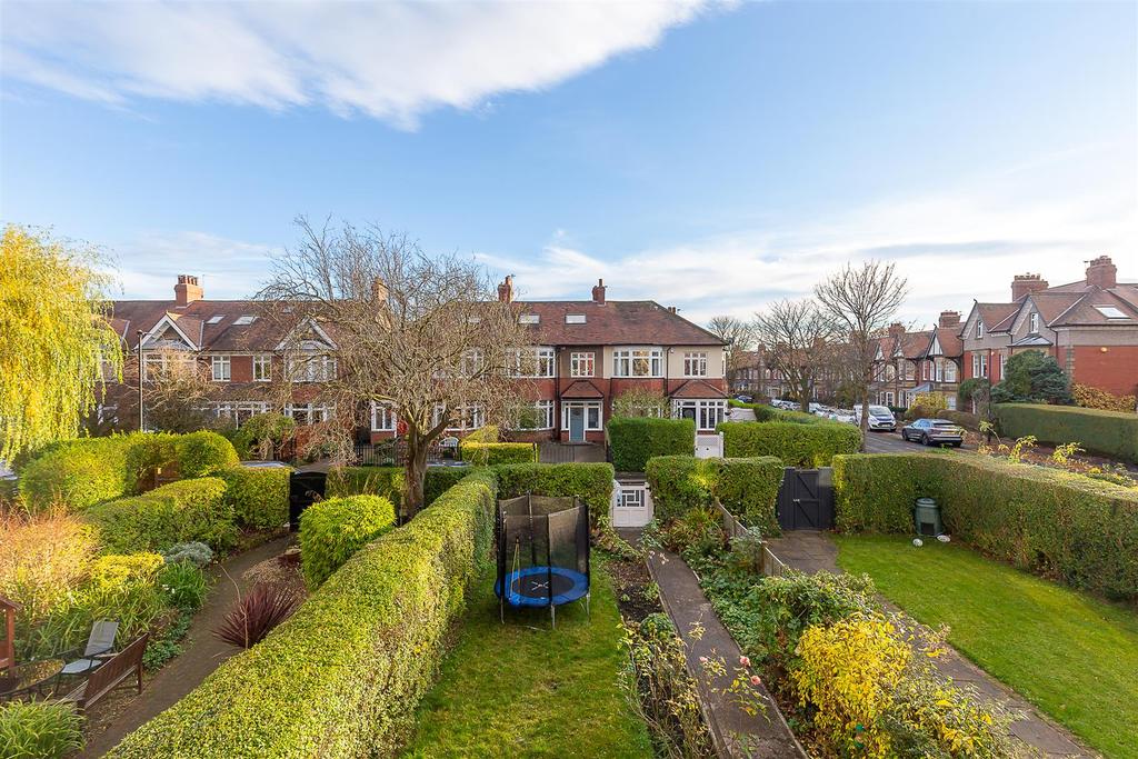The Drive, Gosforth, Newcastle Upon Tyne 6 bed terraced house £635,000