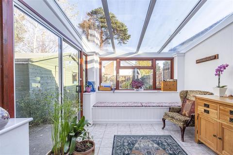 12 Birchfield Close, Addlestone, KT15 1QZ