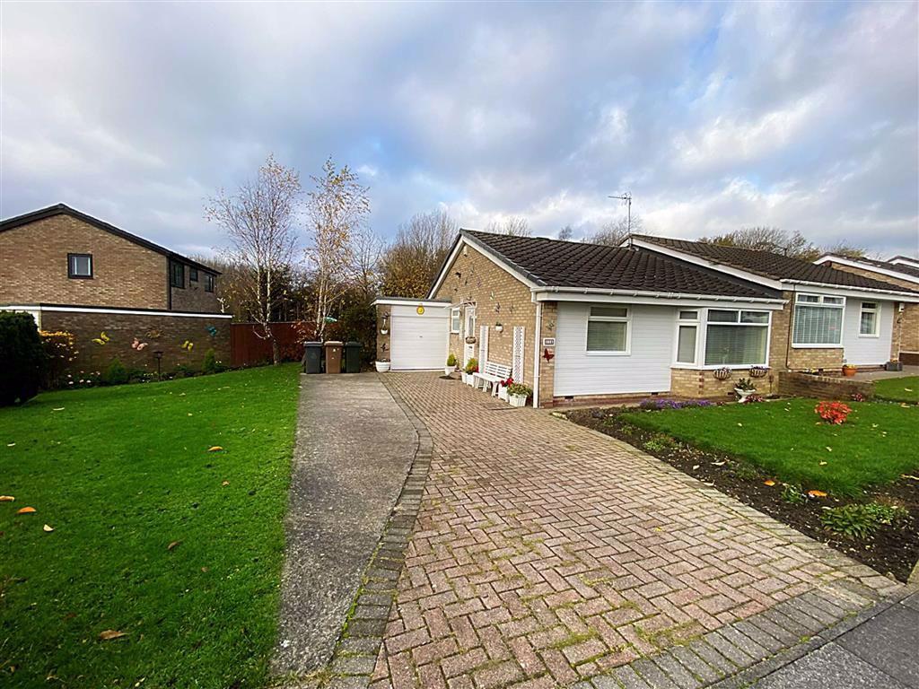 Canterbury Avenue, Hadrian Park... 2 bed semidetached bungalow £179,950