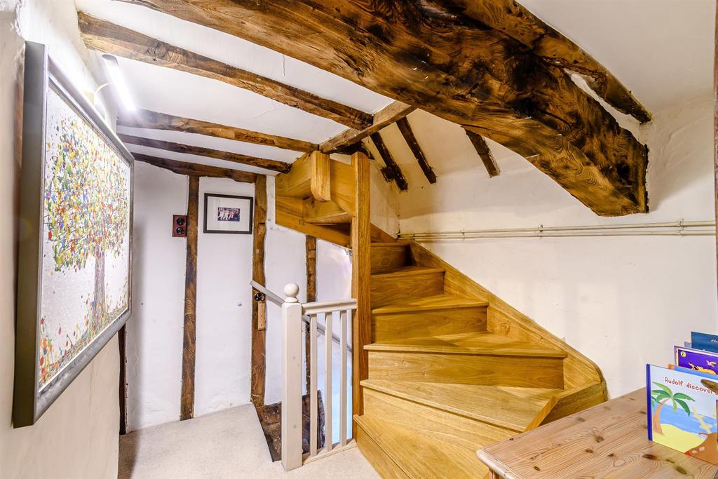 8483896-interior33.jpg