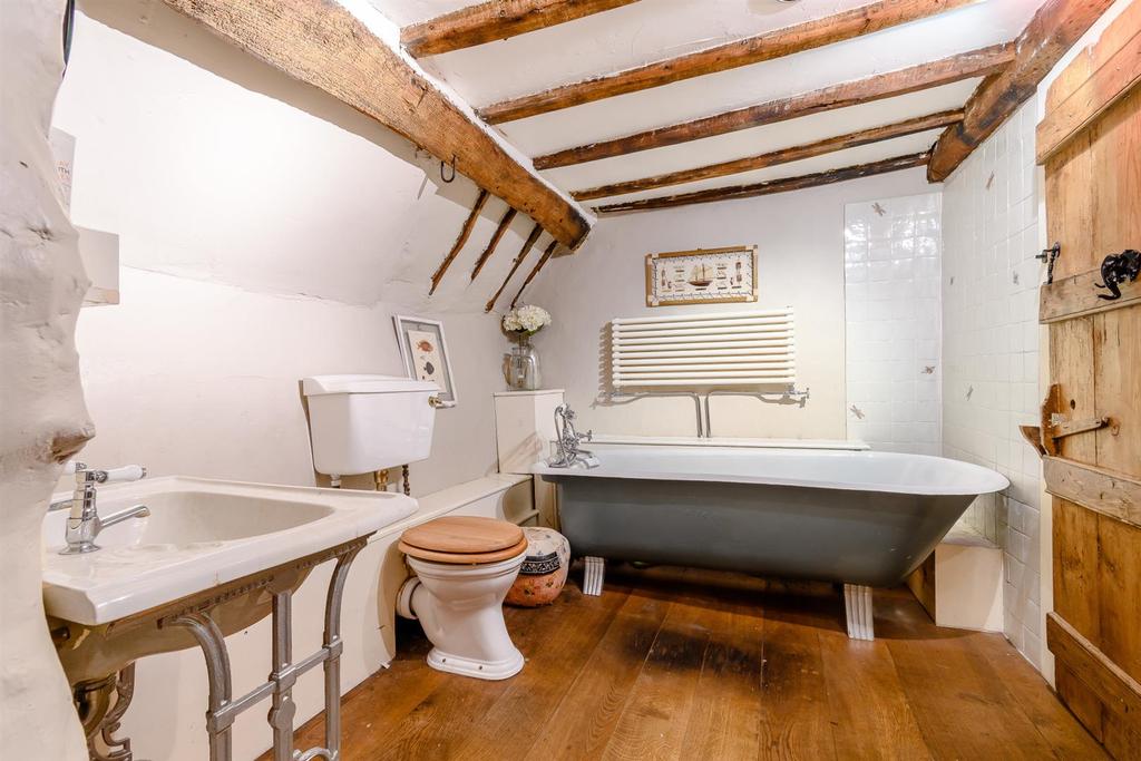 8483896-interior41.jpg