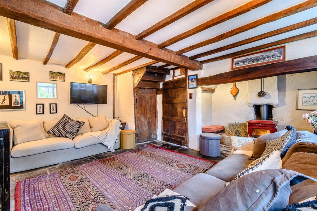 8483896-interior16.jpg