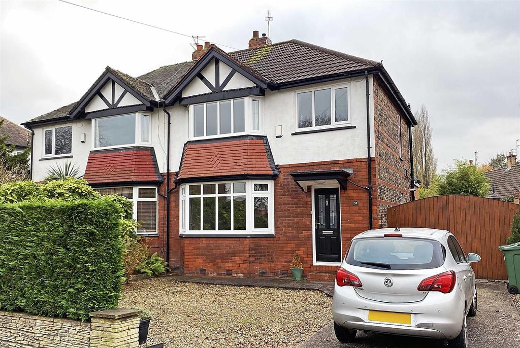 Green Walk, Timperley 3 bed semidetached house £475,000