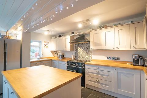11a Badby Road West, Daventry, NN11 4HJ