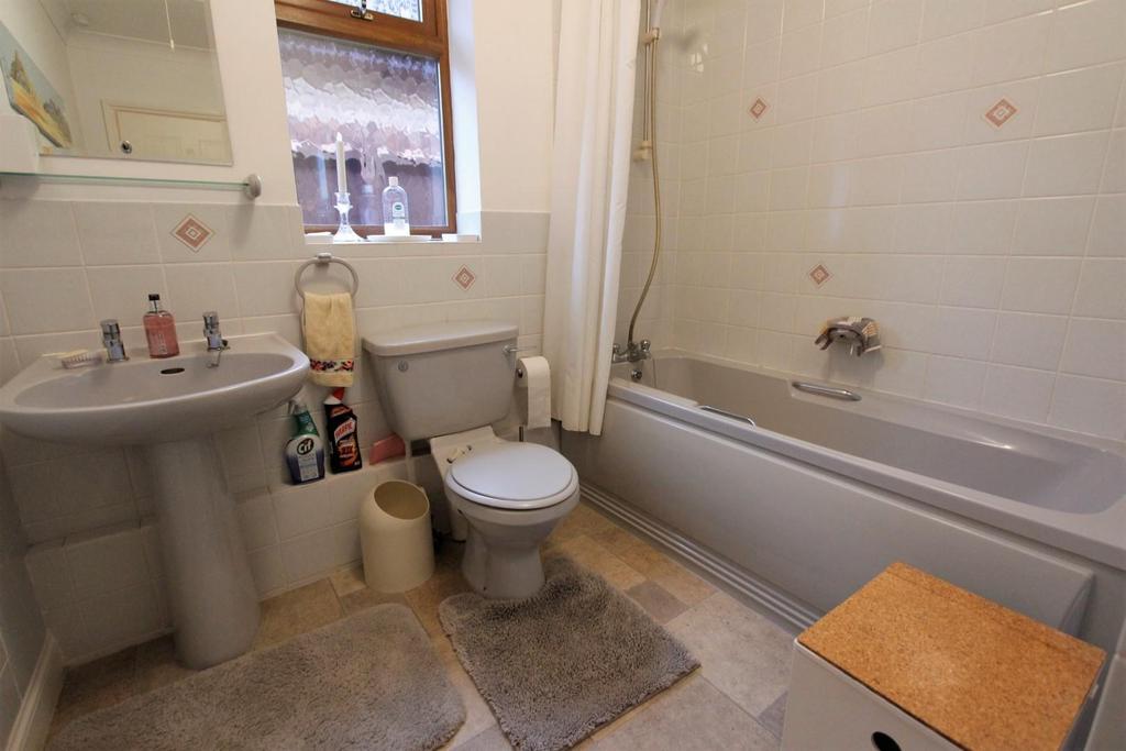 Bathroom.JPG
