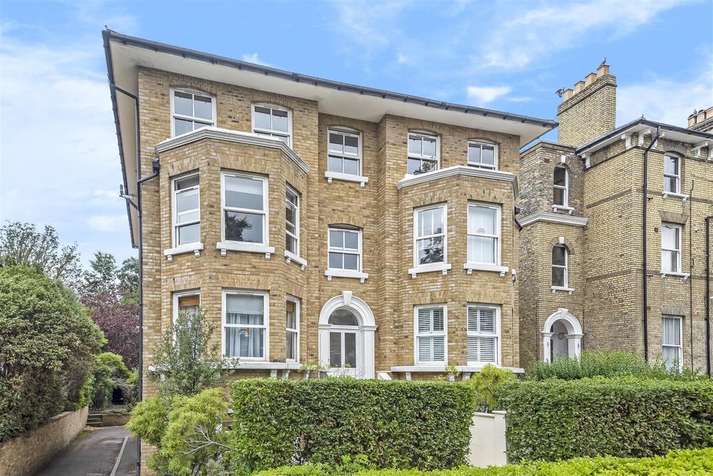 Surbiton Hill Park, Surbiton 2 bed apartment £1,500 pcm (£346 pw)
