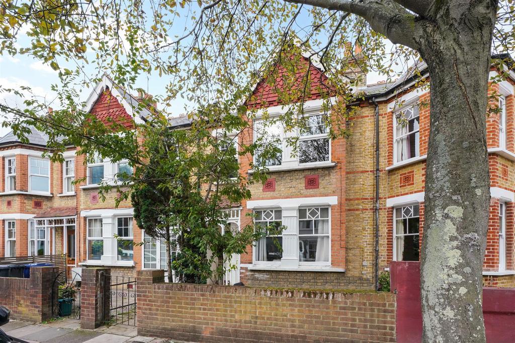 Windermere Road, Ealing 2 bed flat £1,950 pcm (£450 pw)