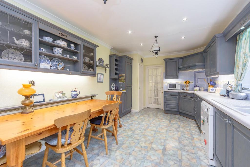 Dalby Avenue, Bushby, Leicester 5 bed detached house £625,000