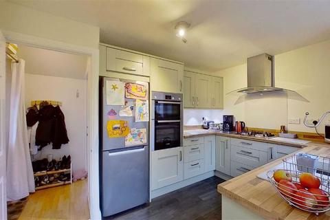 5 Vyne Crescent, Great Holm, Milton Keynes, MK8 9EJ