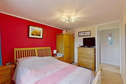 5 Vyne Crescent, Great Holm, Milton Keynes, MK8 9EJ