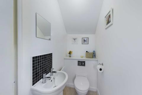 8 Ashbrittle Road, Brockworth, Gloucester, GL3 4FT