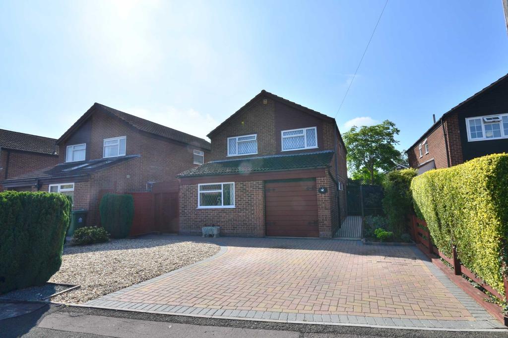 The Richmonds, Abbeydale, Gloucester... 4 bed detached house £330,000