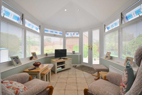 40 Broad Leys Road, Barnwood, Gloucester, GL4 3YW